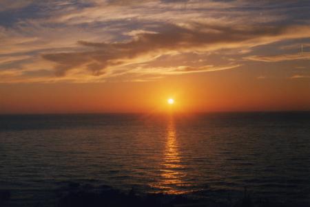 une photo r�alis�e par mon p�re (le coucher du soleil) oc�an atlantique a tanger  le 15/08/2000