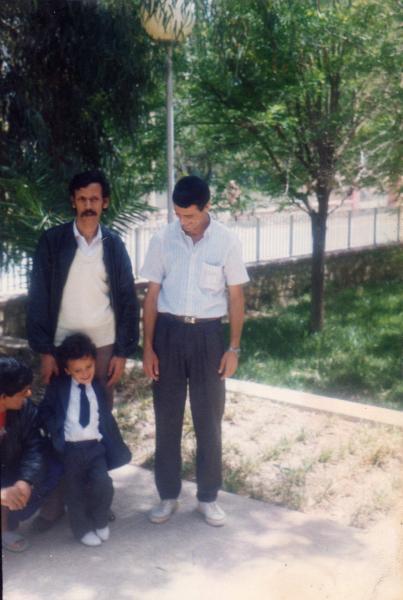 ma photo avec mon p�re et mon ancle mustapha  et son ami